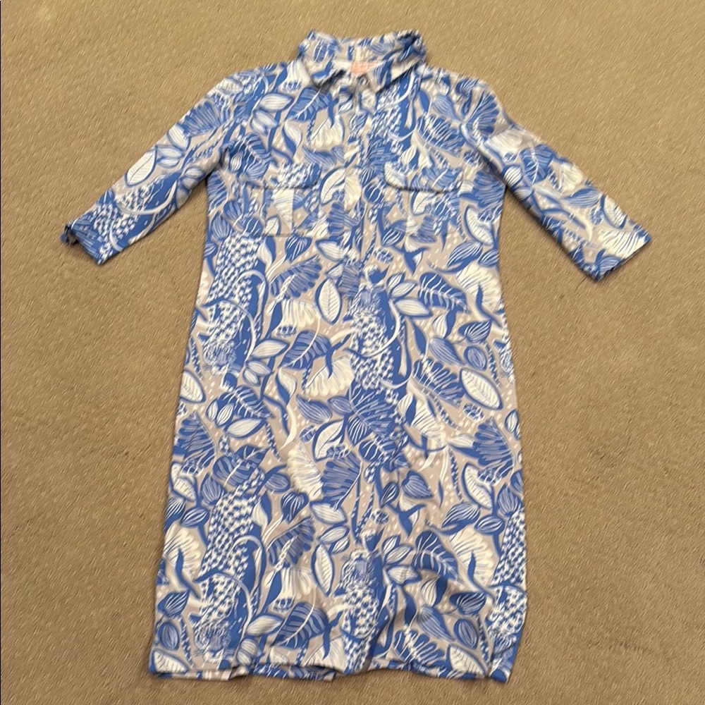 Persists Blue, gray and White Leaf Print Dress. Medium. 3/4sleeves. Stretch.